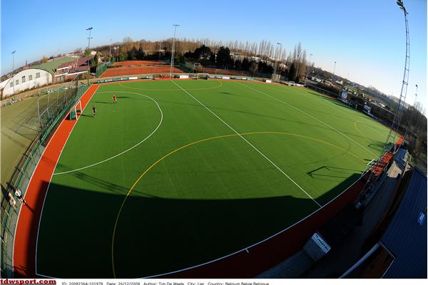 Rénovation terrain de hockey synthétique - Sportinfrabouw NV